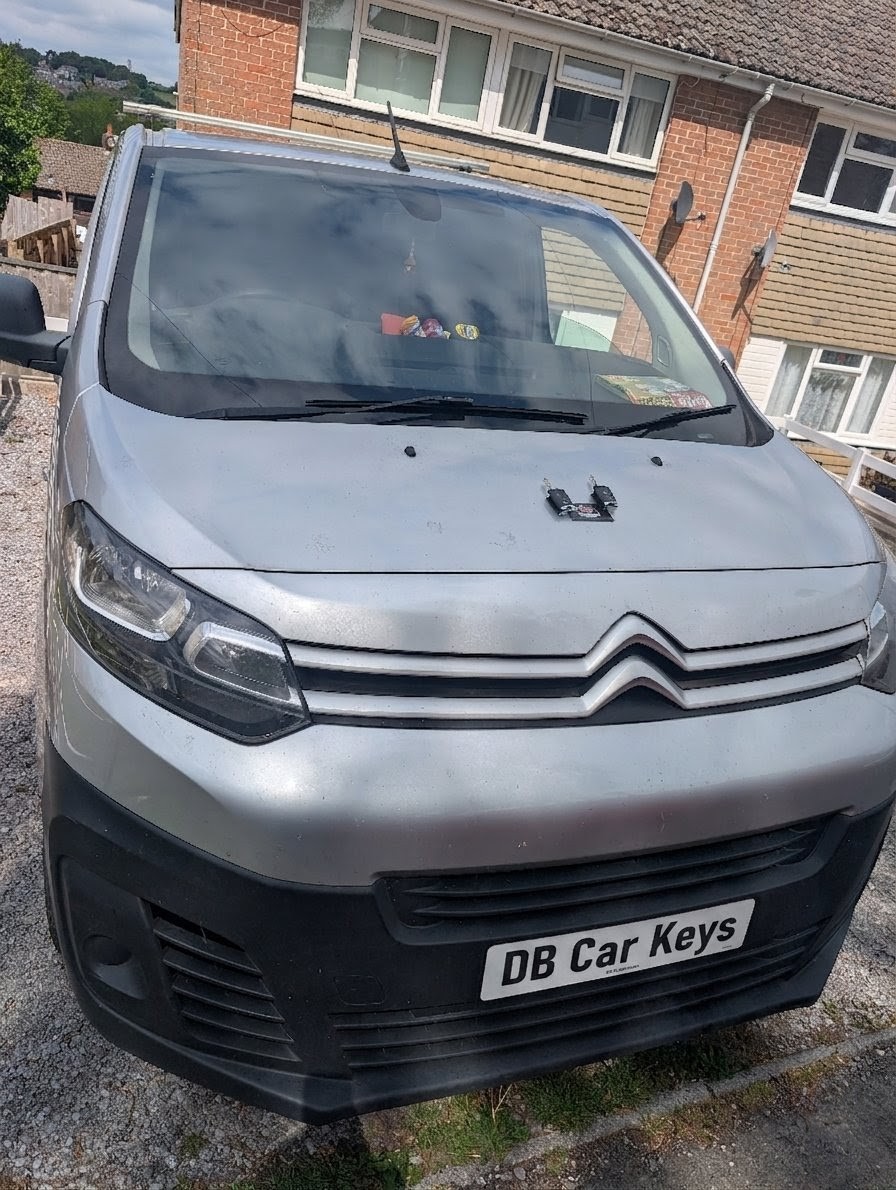 DB Car Keys specialist mobile auto locksmith equipment on-site Devon